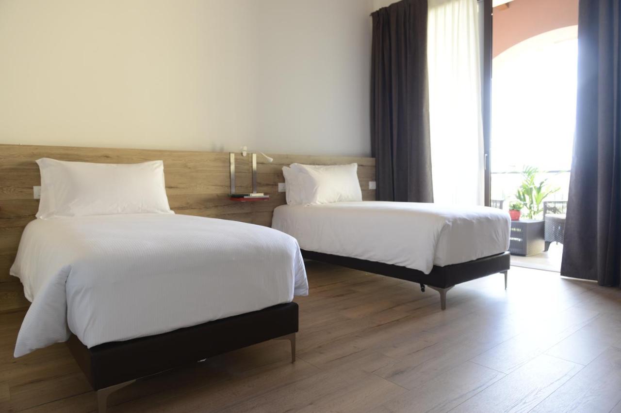 L'Insolito Posto Hotel Sabbioncello Ngoại thất bức ảnh